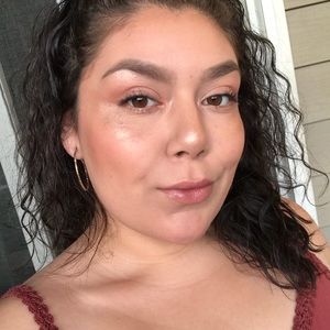 Meet your Posher, Jaliene